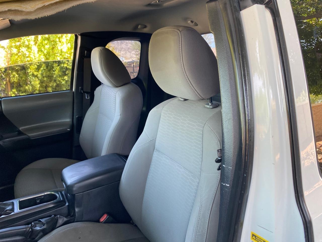 Toyota Tacoma SR5 Access Cab I4 6AT 2WD 2017
