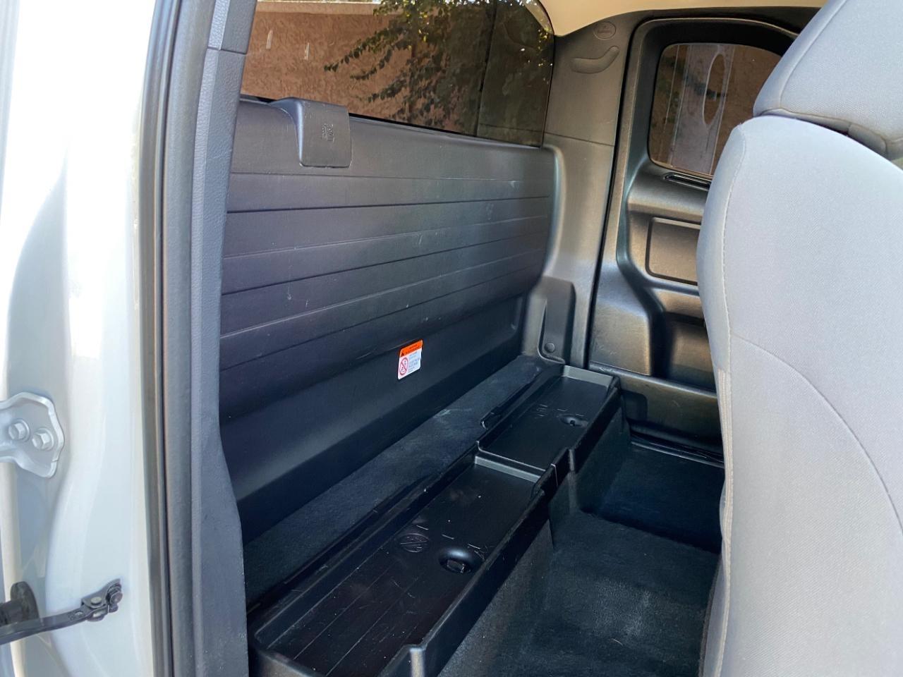 Toyota Tacoma SR5 Access Cab I4 6AT 2WD 2017