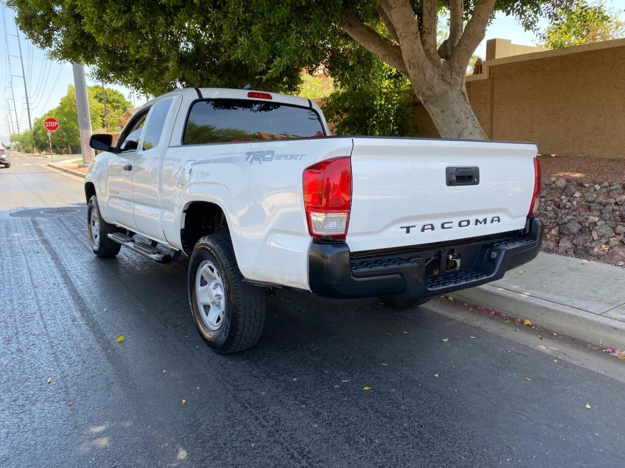 Toyota Tacoma SR5 Access Cab I4 6AT 2WD 2017