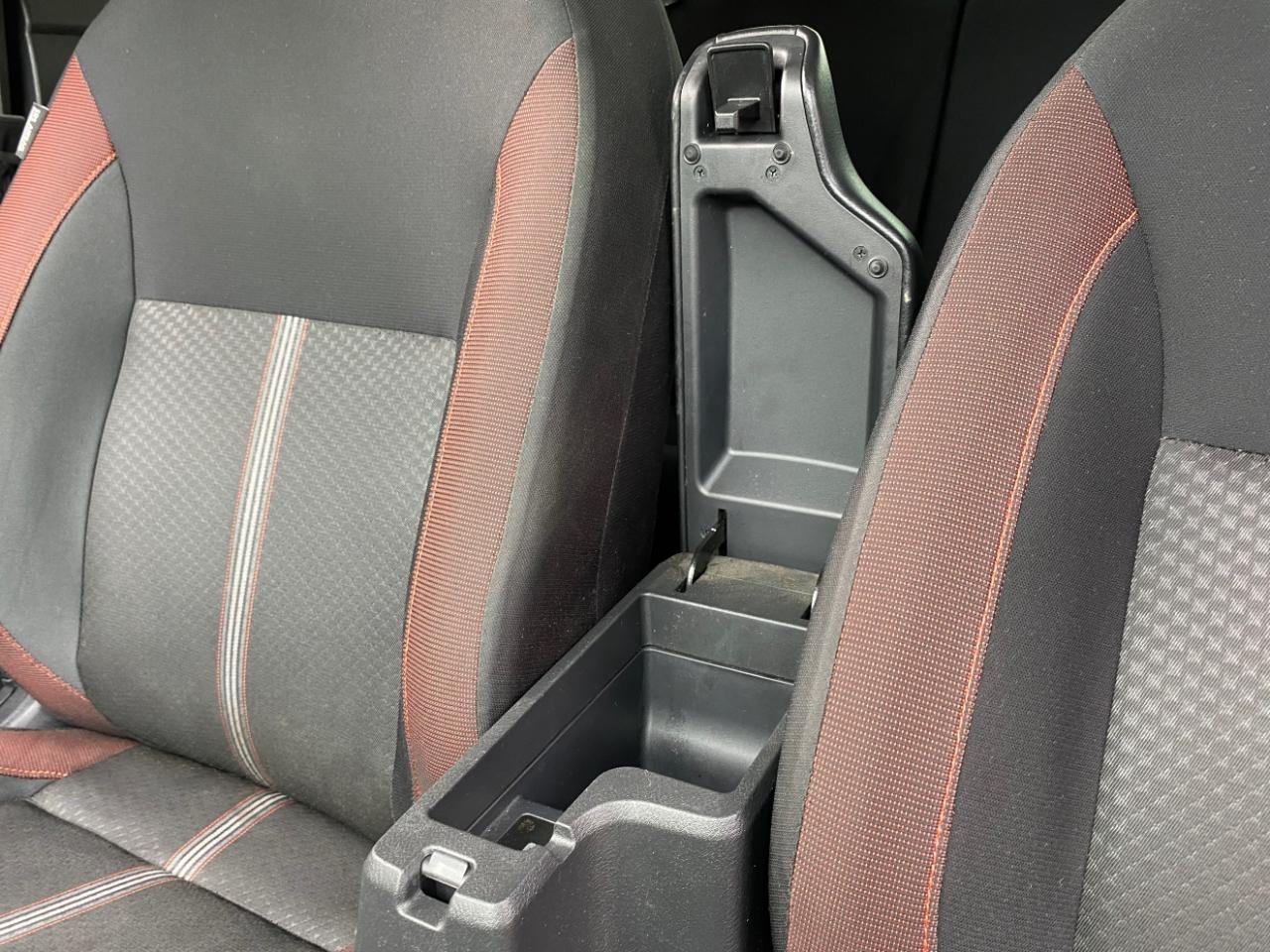 Nissan Versa SR 2023