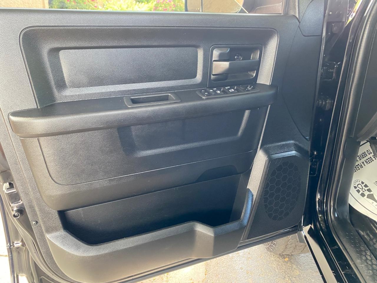 RAM 2500 Tradesman Crew Cab SWB 4WD 2021