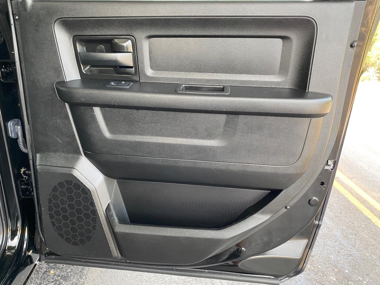 RAM 2500 Tradesman Crew Cab SWB 4WD 2021