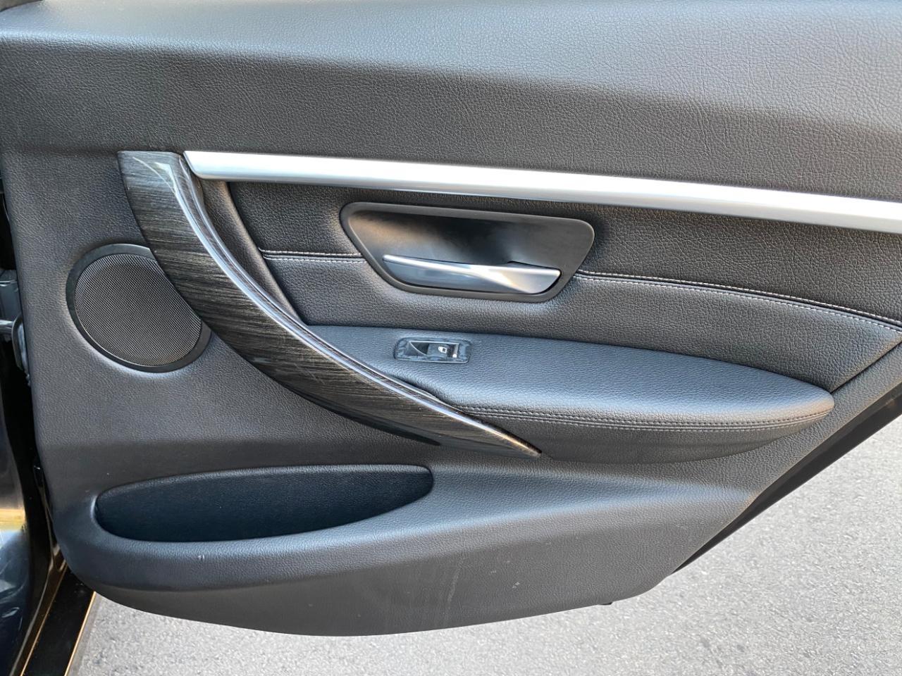 BMW 3-Series 330i SULEV Sedan 2018
