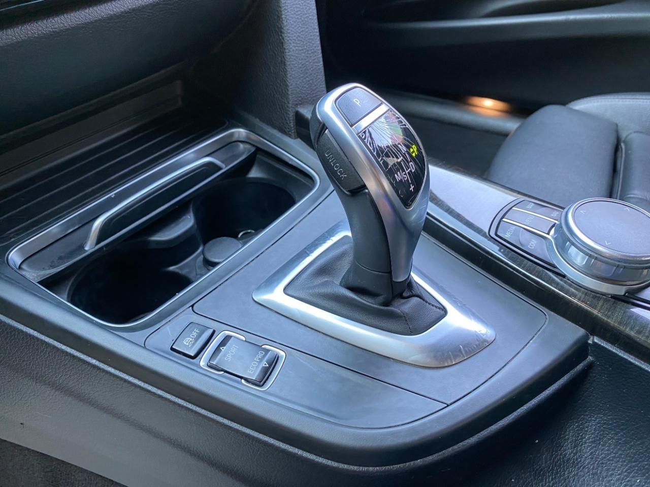 BMW 3-Series 330i SULEV Sedan 2018