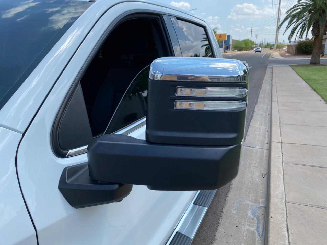 Chevrolet Silverado 1500 LTZ Crew Cab 4WD 2024