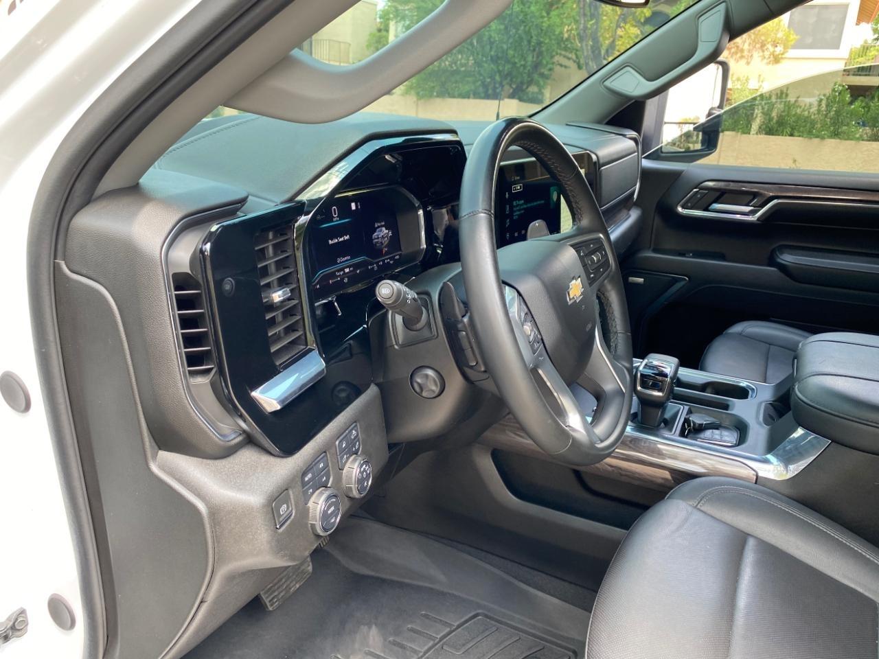 Chevrolet Silverado 1500 LTZ Crew Cab 4WD 2024