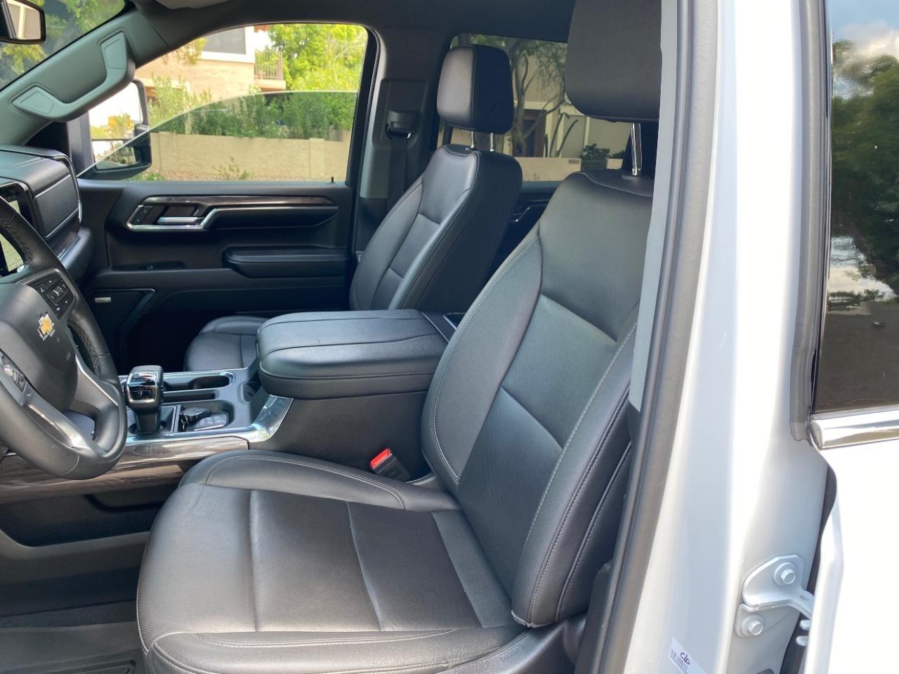 Chevrolet Silverado 1500 LTZ Crew Cab 4WD 2024