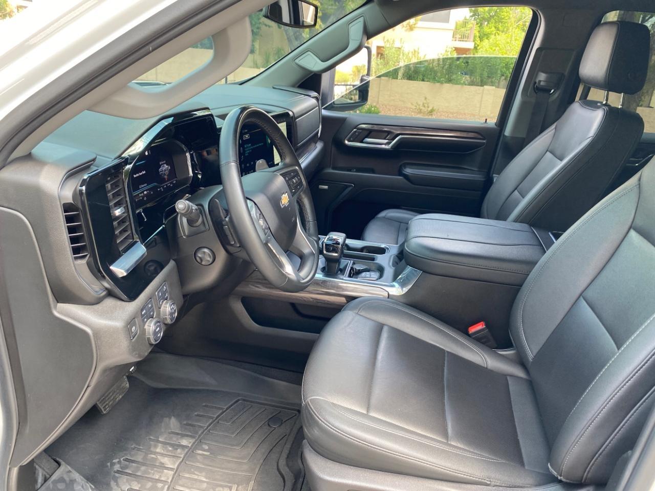 Chevrolet Silverado 1500 LTZ Crew Cab 4WD 2024