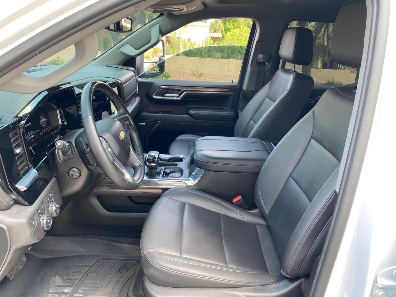 Chevrolet Silverado 1500 LTZ Crew Cab 4WD 2024