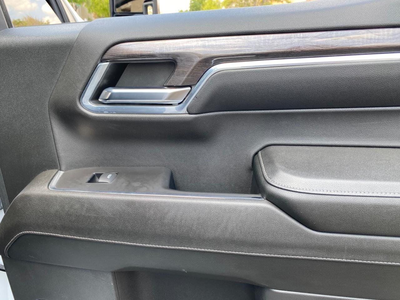 Chevrolet Silverado 1500 LTZ Crew Cab 4WD 2024