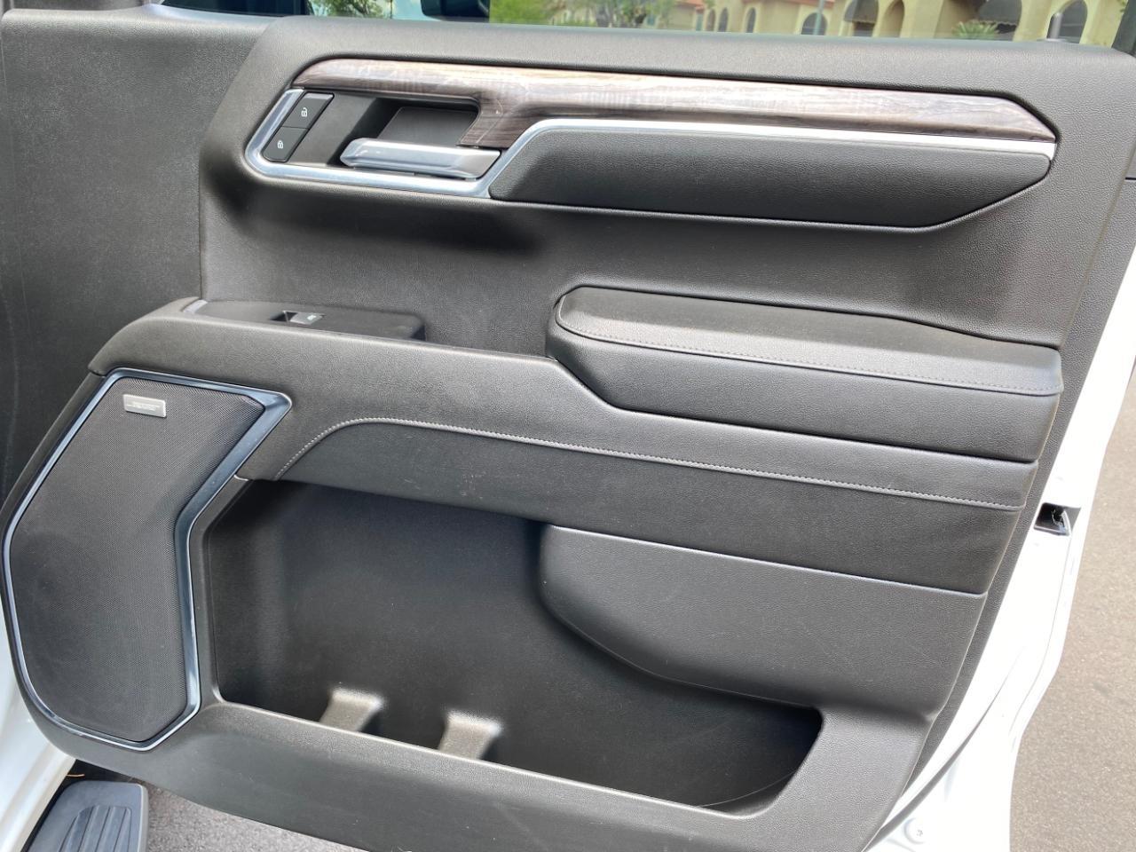 Chevrolet Silverado 1500 LTZ Crew Cab 4WD 2024