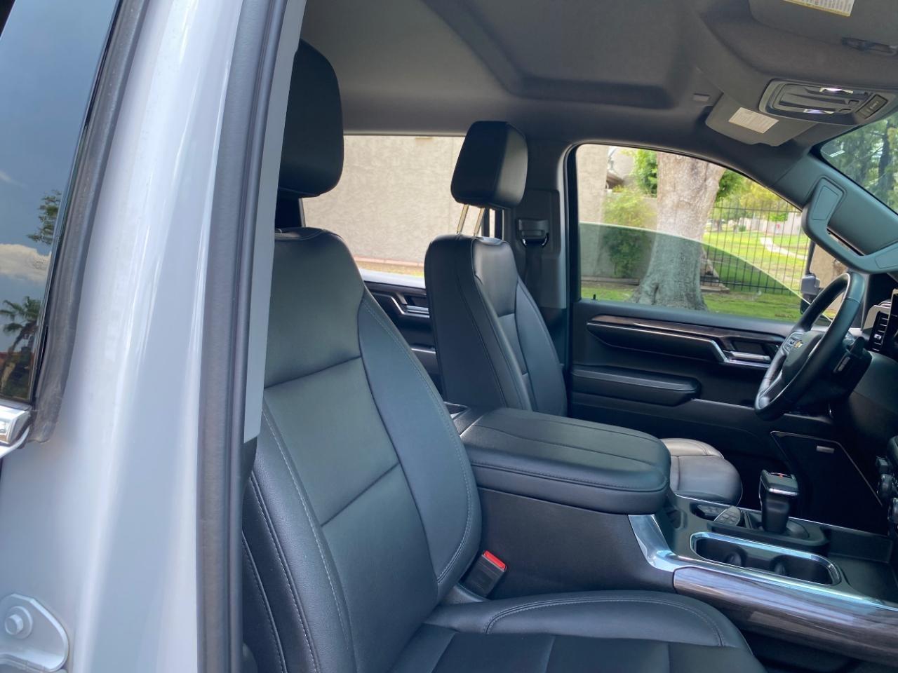 Chevrolet Silverado 1500 LTZ Crew Cab 4WD 2024