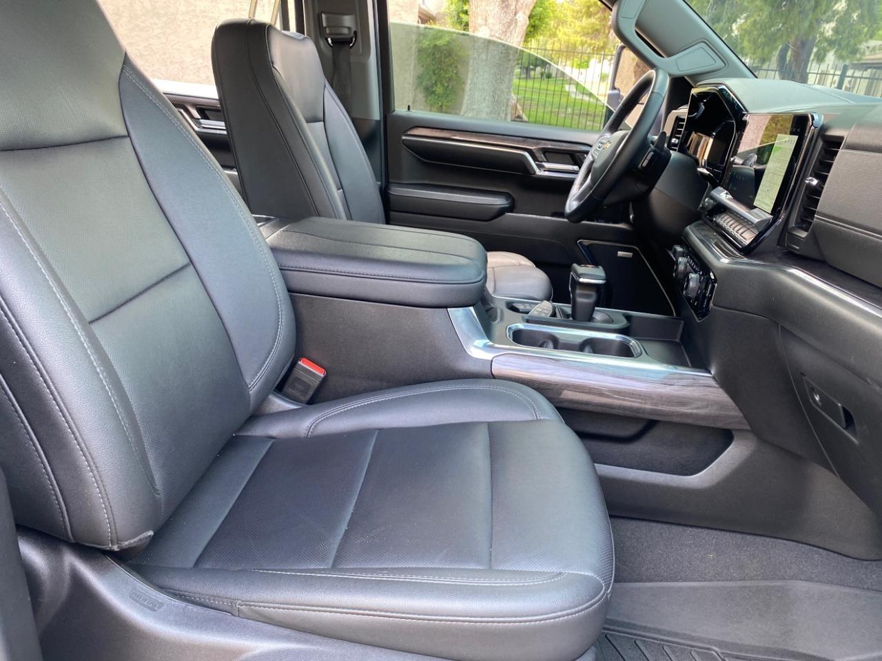 Chevrolet Silverado 1500 LTZ Crew Cab 4WD 2024