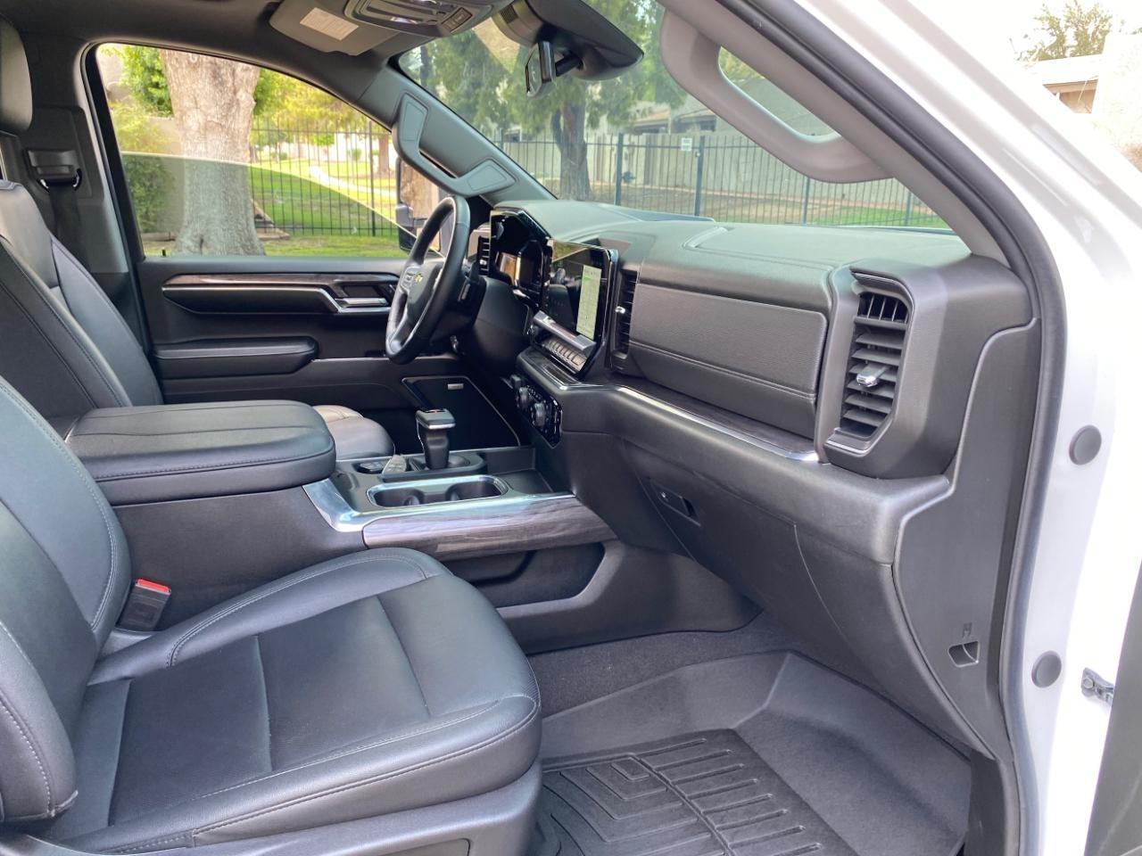 Chevrolet Silverado 1500 LTZ Crew Cab 4WD 2024