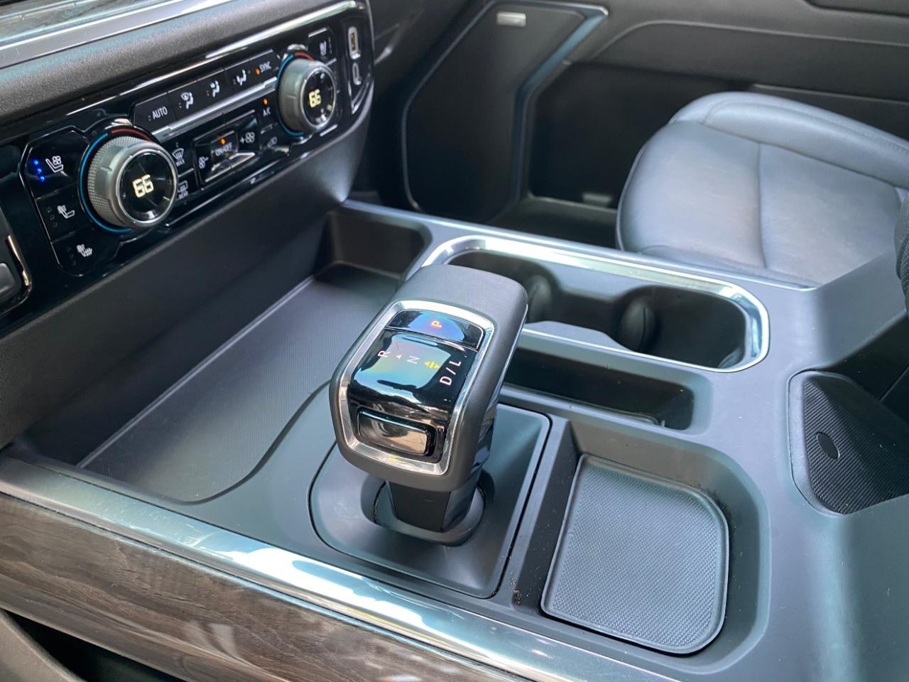 Chevrolet Silverado 1500 LTZ Crew Cab 4WD 2024