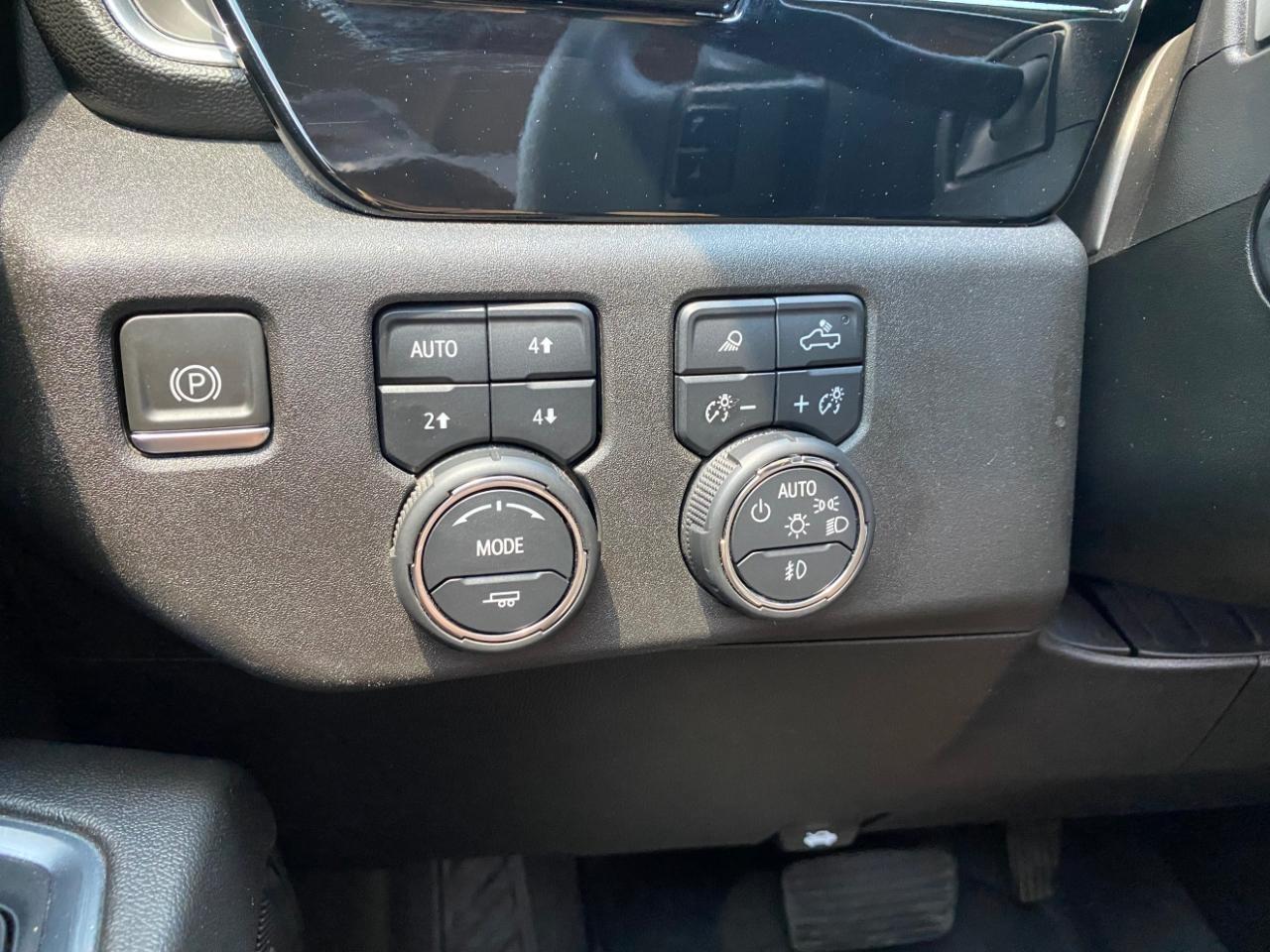 Chevrolet Silverado 1500 LTZ Crew Cab 4WD 2024
