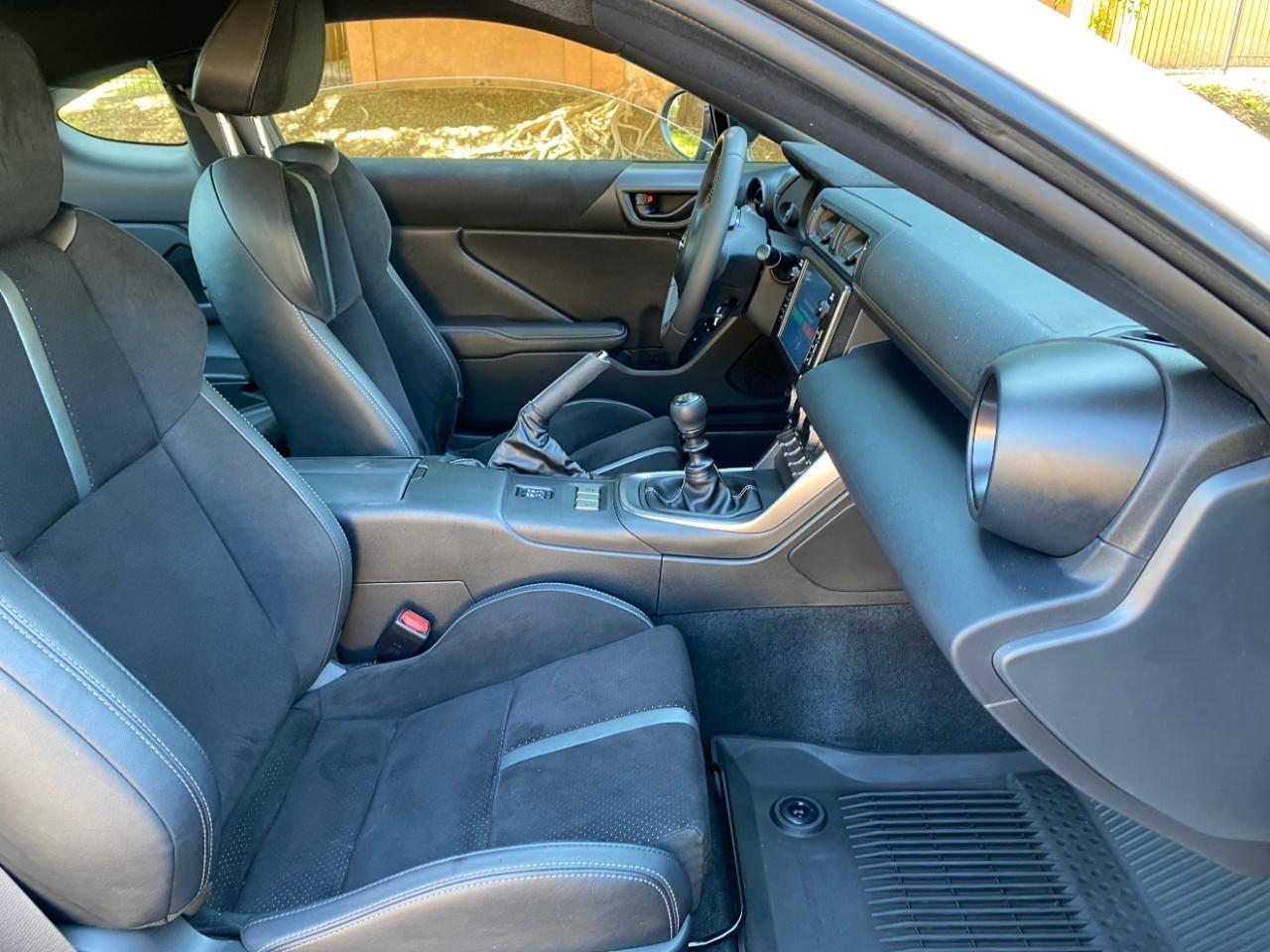 Toyota GR86 Premium 6M 2024