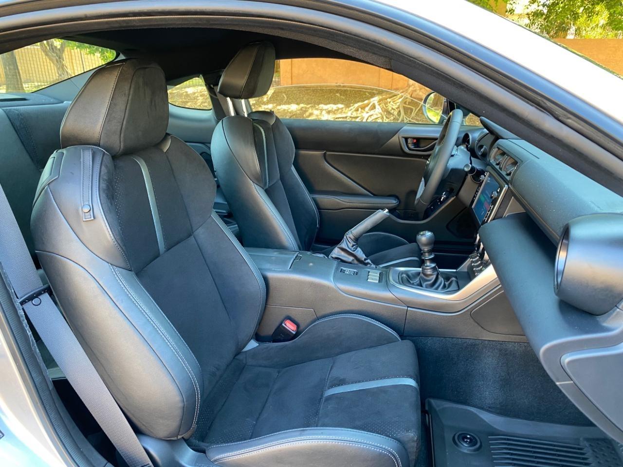 Toyota GR86 Premium 6M 2024