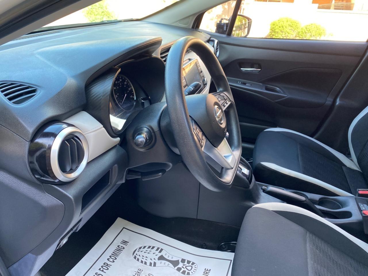 Nissan Versa SV 2022