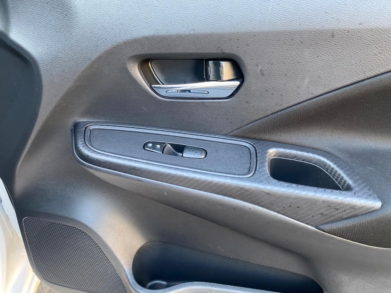 Nissan Versa SV 2022