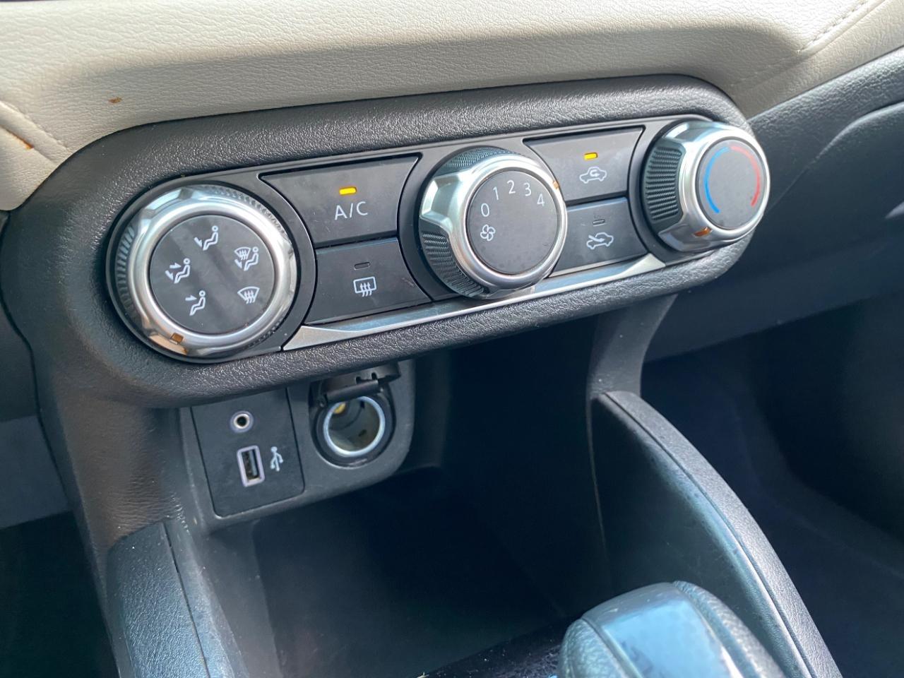 Nissan Versa SV 2022