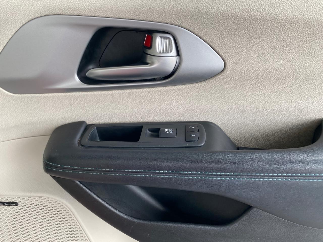 Chrysler Pacifica Hybrid Limited 2018