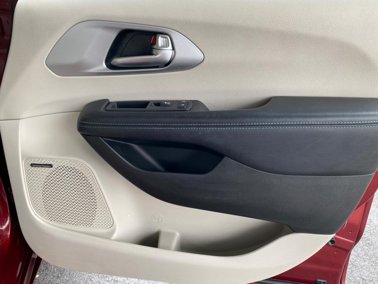 Chrysler Pacifica Hybrid Limited 2018