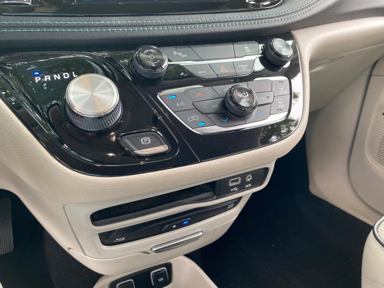 Chrysler Pacifica Hybrid Limited 2018