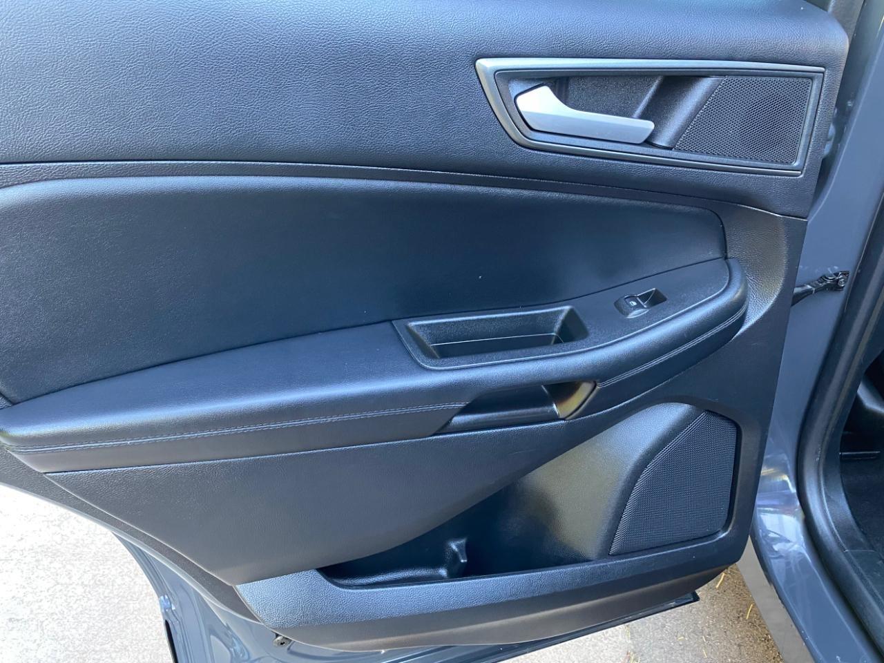 Ford Edge SE FWD 2021