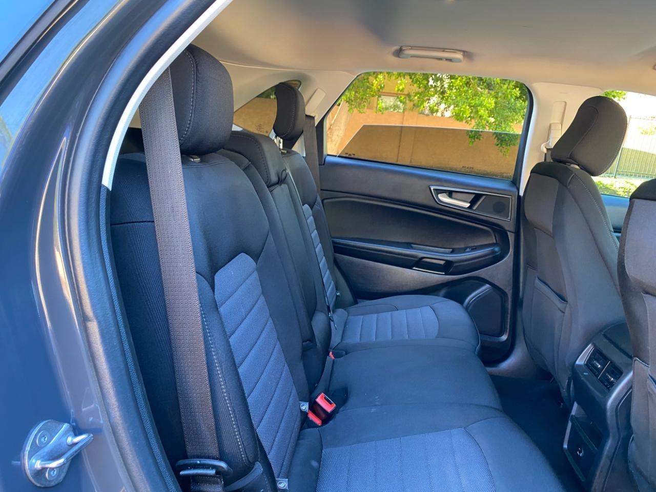 Ford Edge SE FWD 2021