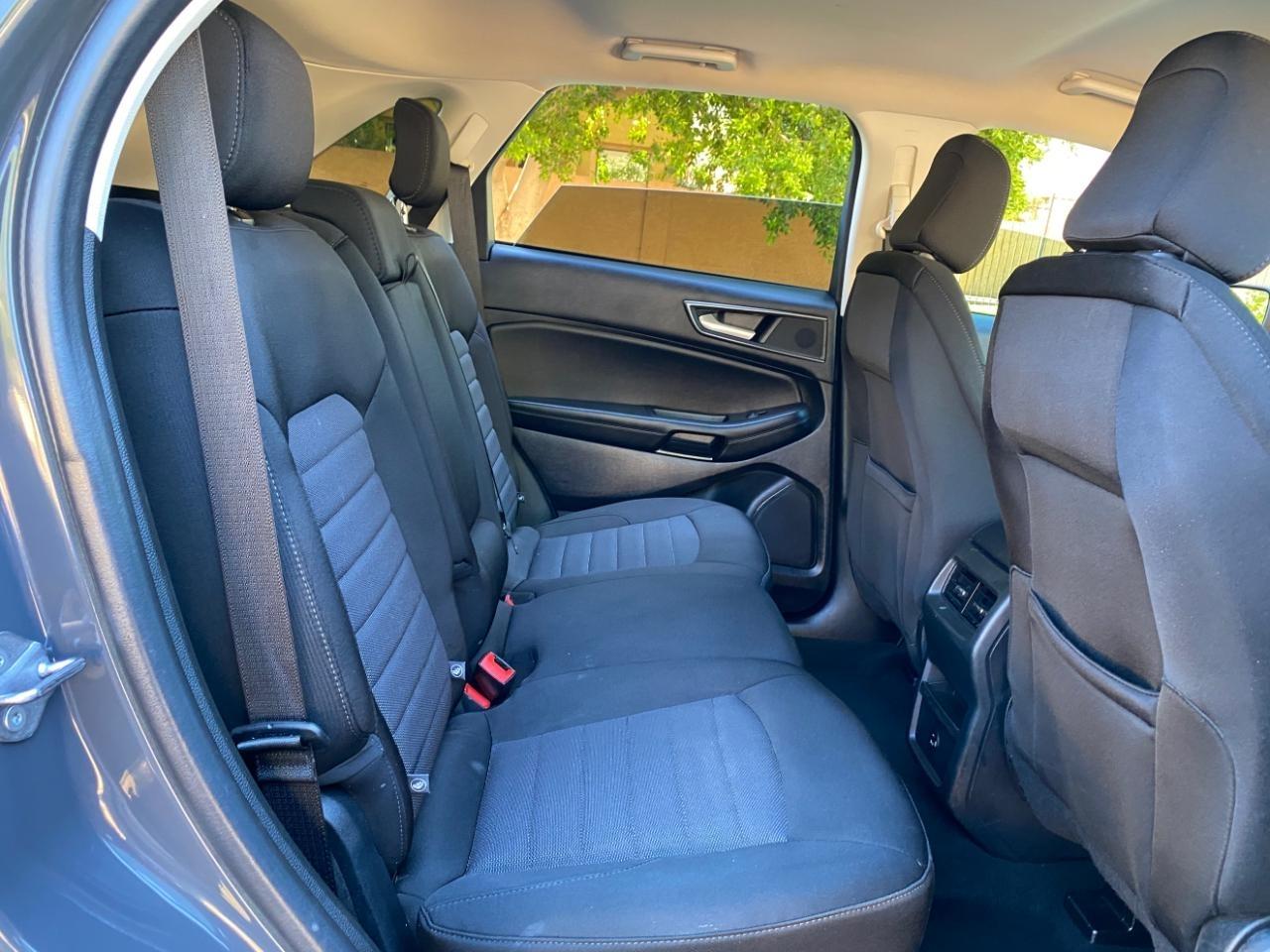 Ford Edge SE FWD 2021