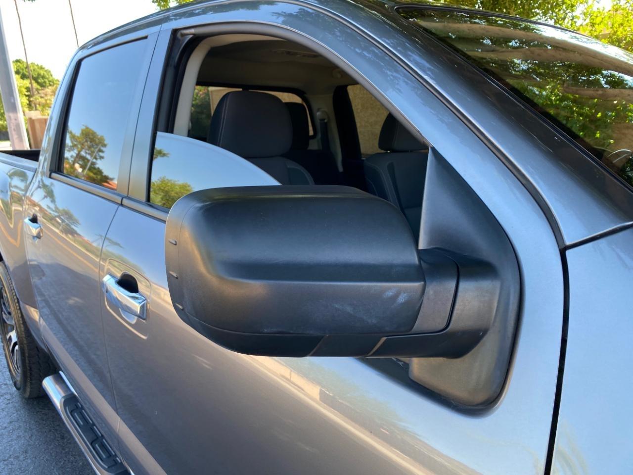 Nissan Titan SV Crew Cab 2WD 2021