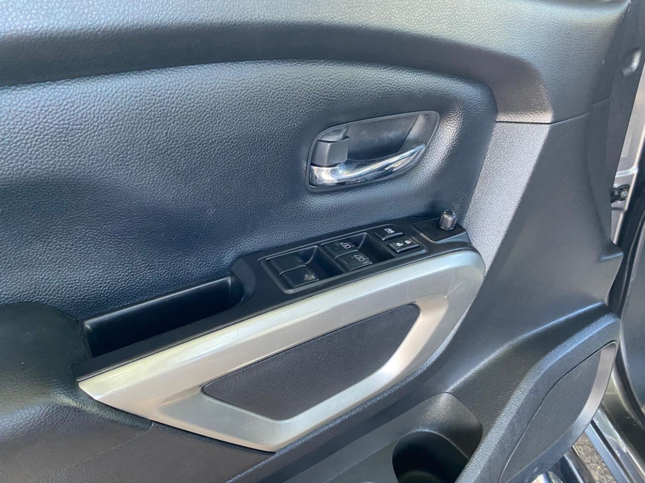 Nissan Titan SV Crew Cab 2WD 2021