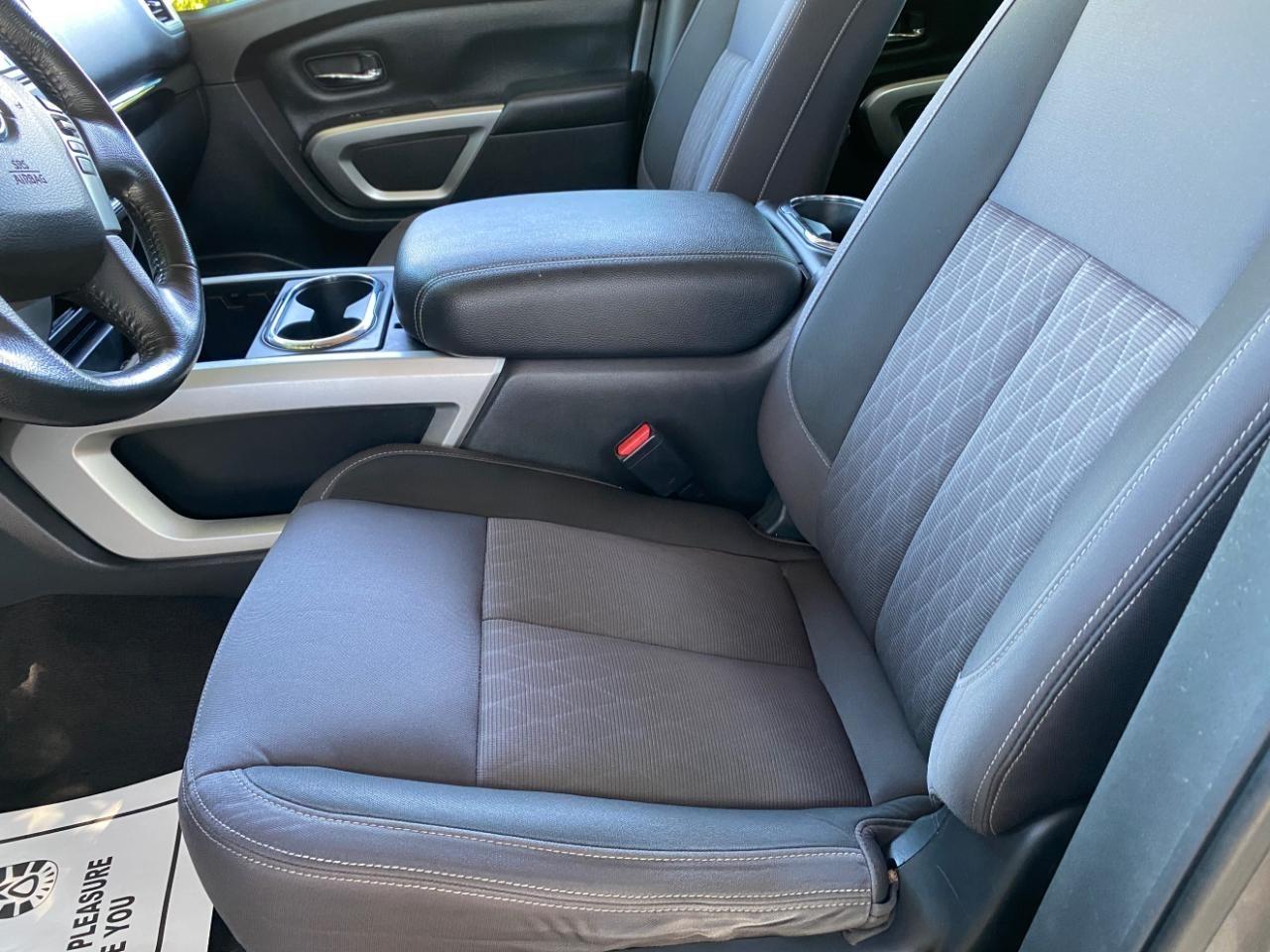 Nissan Titan SV Crew Cab 2WD 2021