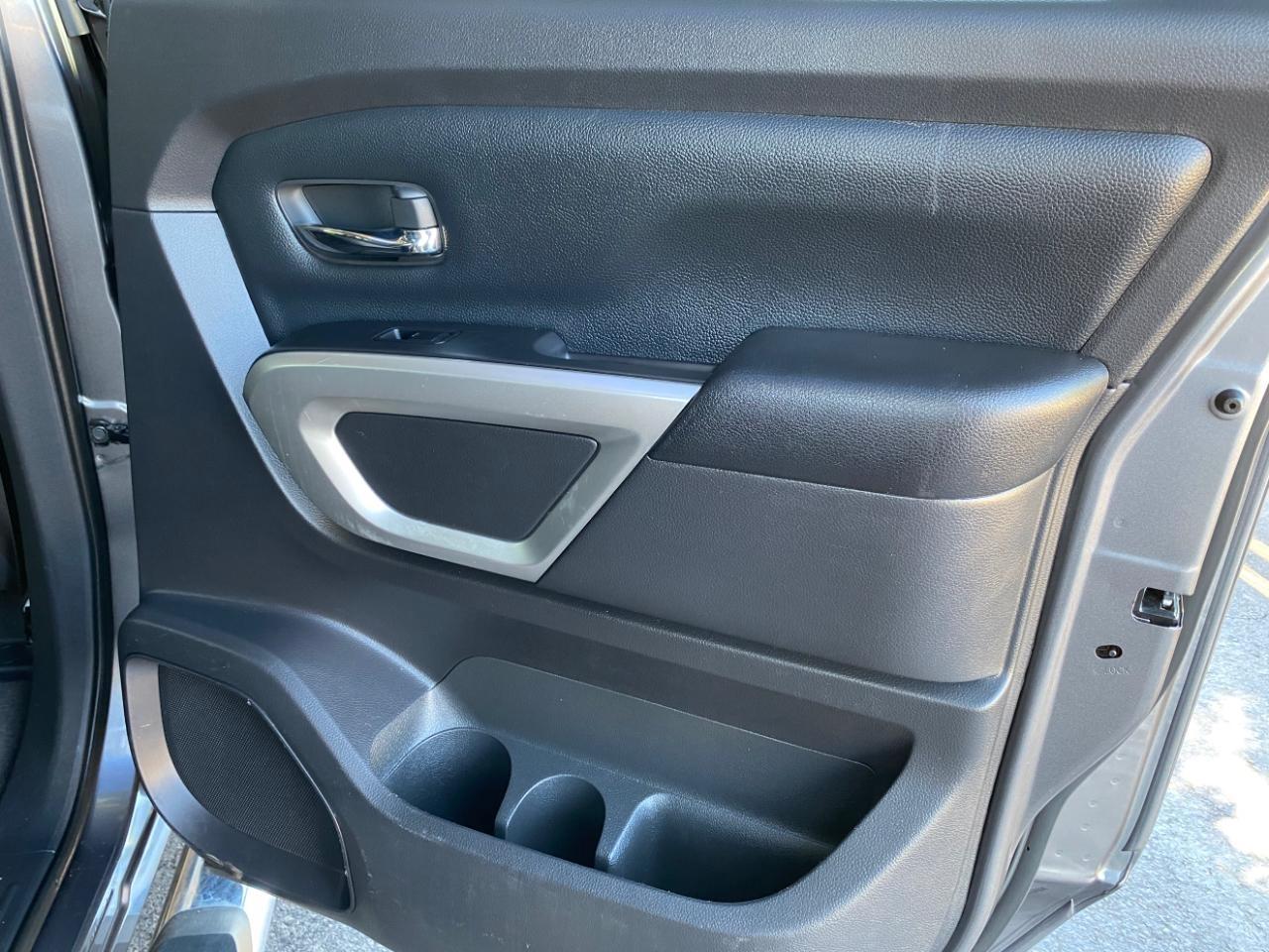 Nissan Titan SV Crew Cab 2WD 2021