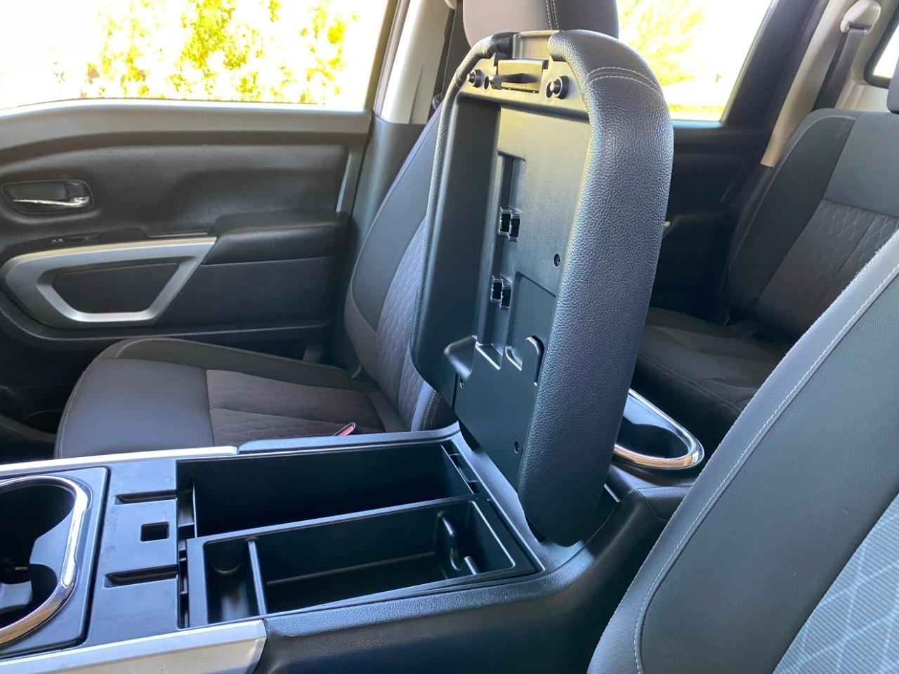 Nissan Titan SV Crew Cab 2WD 2021