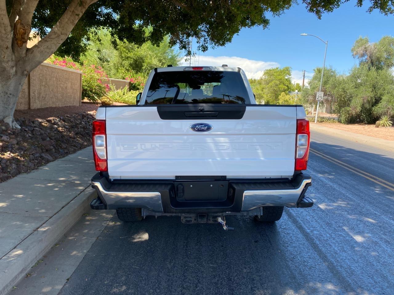 Ford F-250 SD XL Crew Cab 4WD 2025
