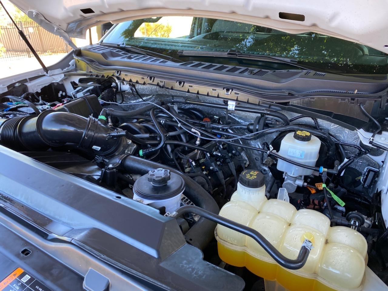 Ford F-250 SD XL Crew Cab 4WD 2025