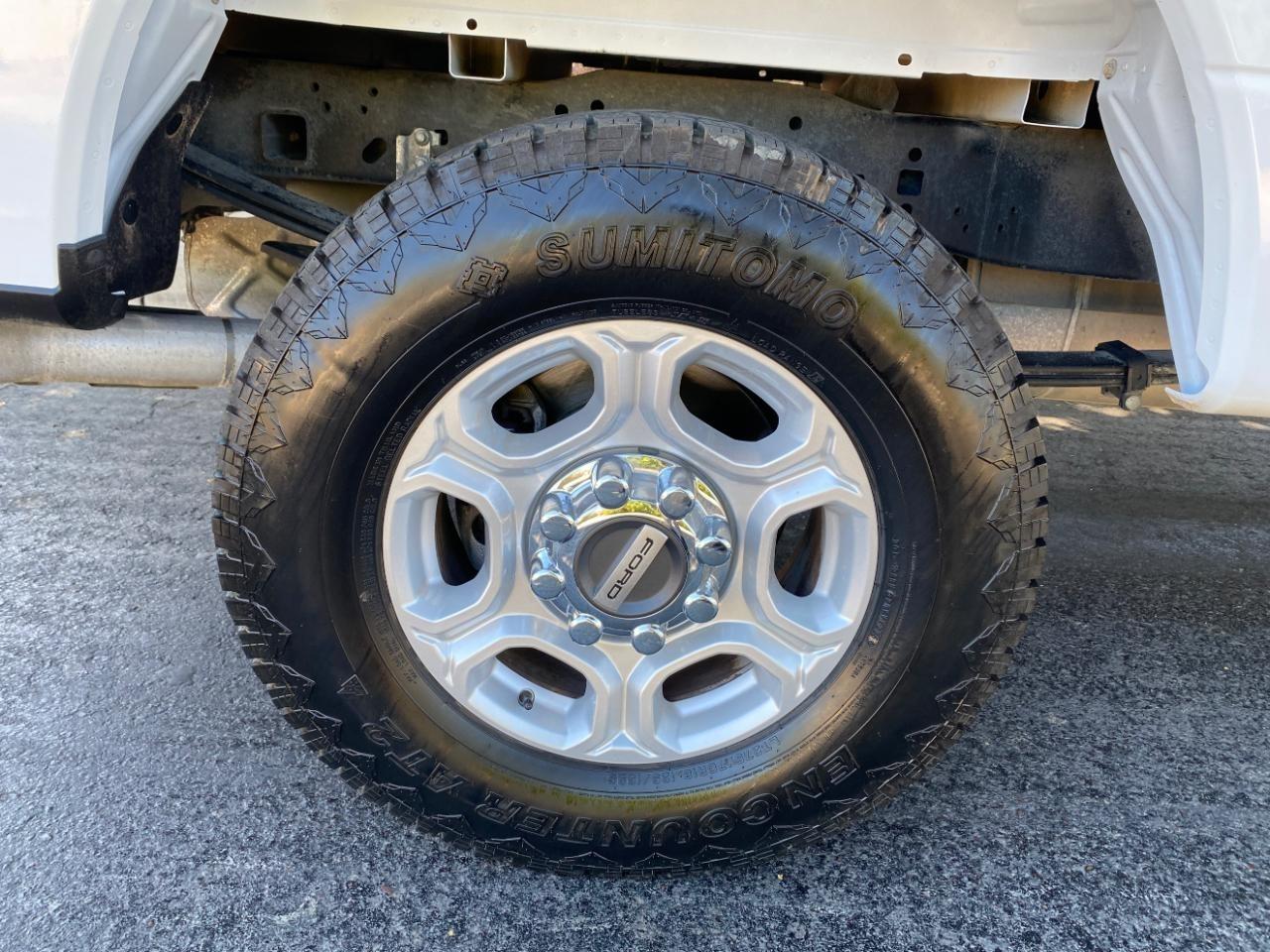 Ford F-250 SD XL Crew Cab 4WD 2025