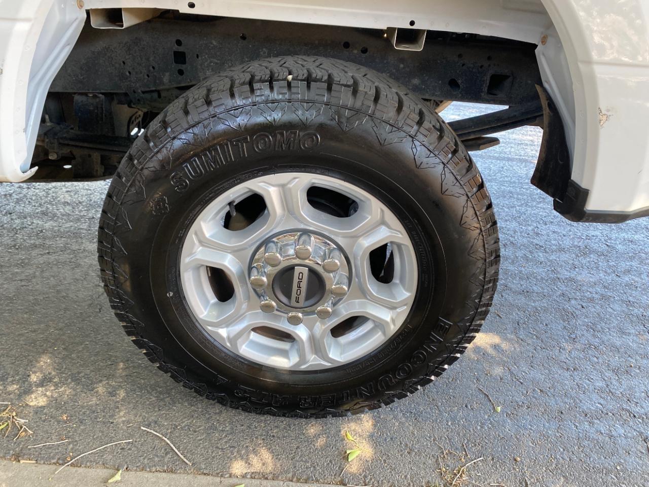 Ford F-250 SD XL Crew Cab 4WD 2025