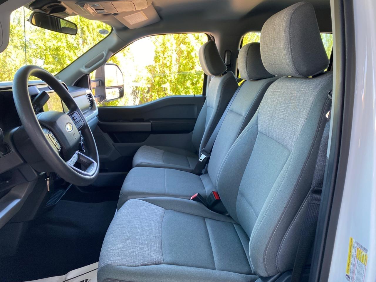 Ford F-250 SD XL Crew Cab 4WD 2025