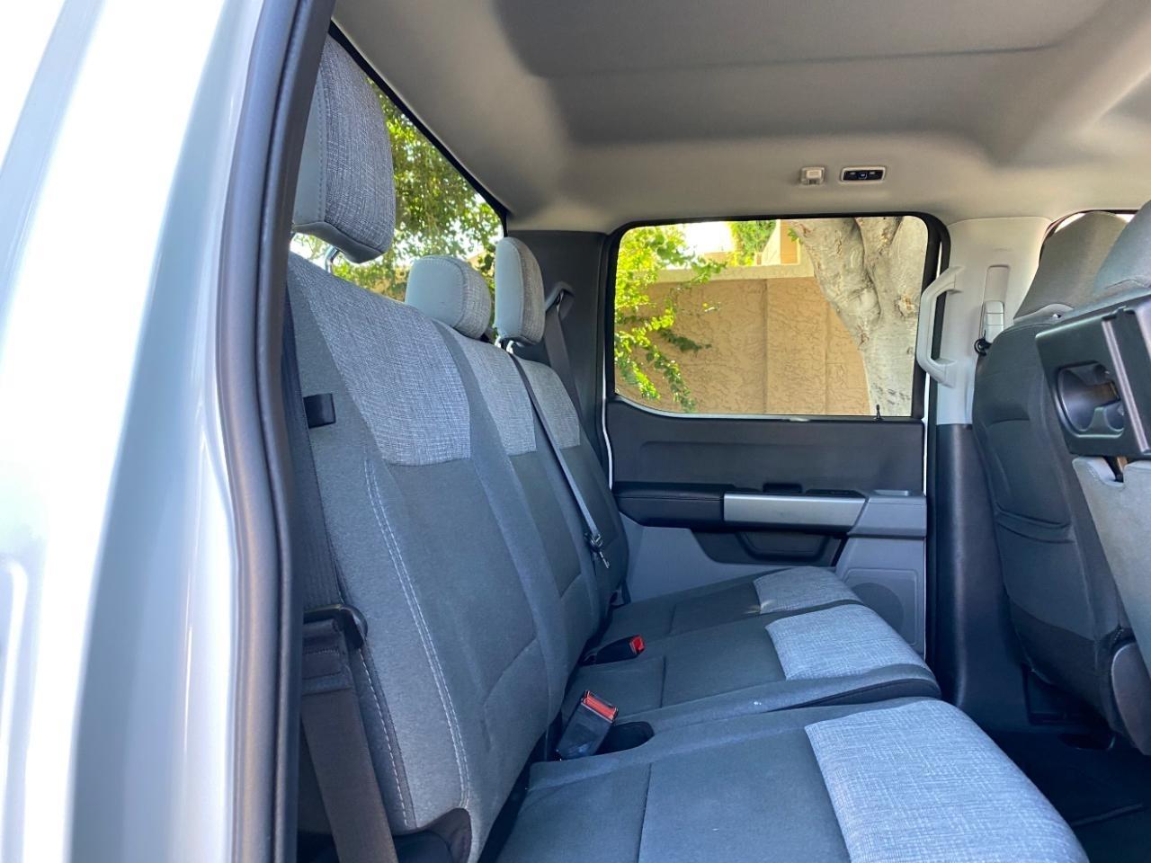 Ford F-250 SD XL Crew Cab 4WD 2025