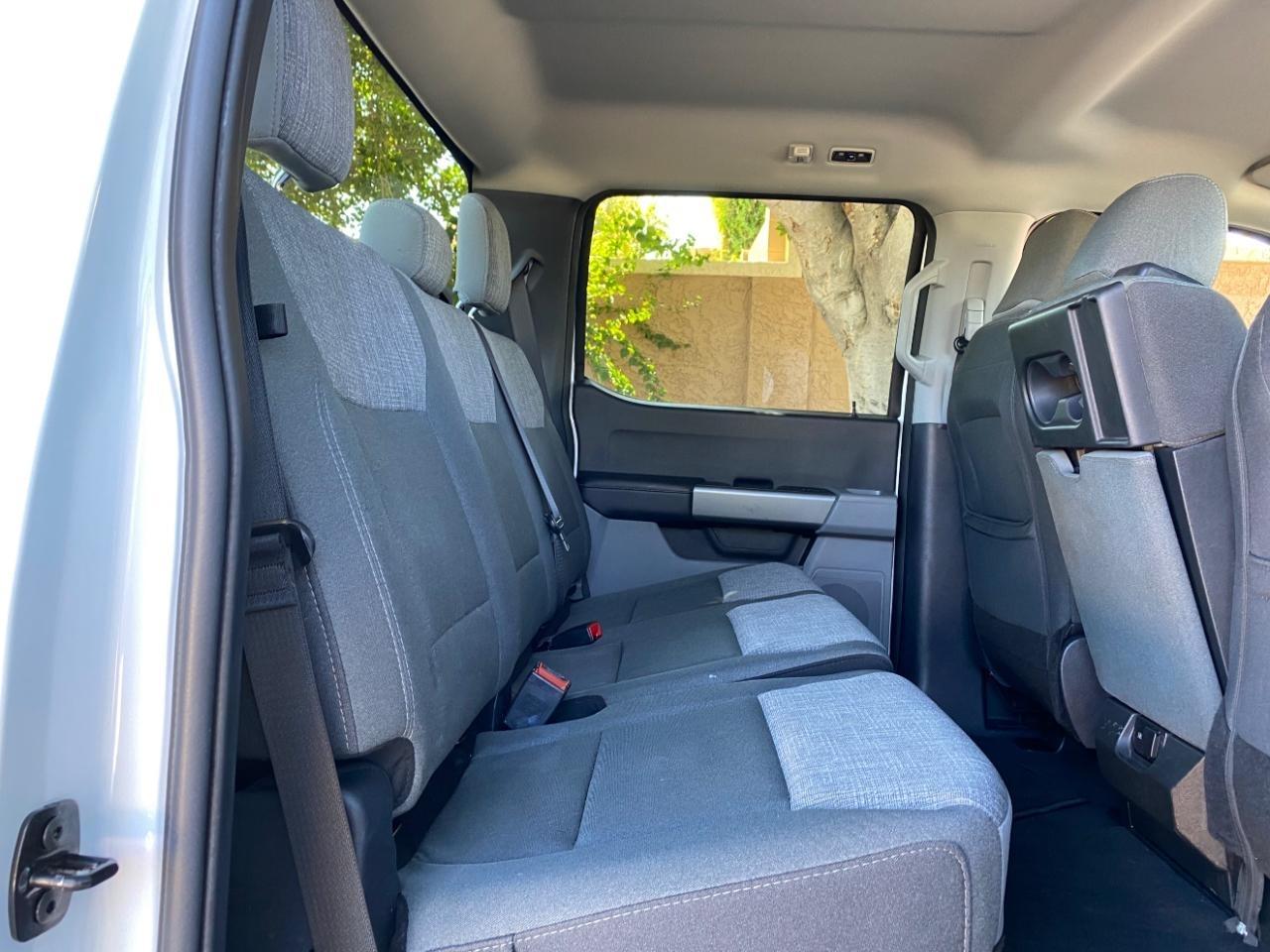 Ford F-250 SD XL Crew Cab 4WD 2025