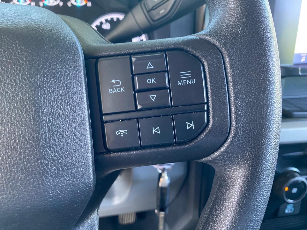 Ford F-250 SD XL Crew Cab 4WD 2025
