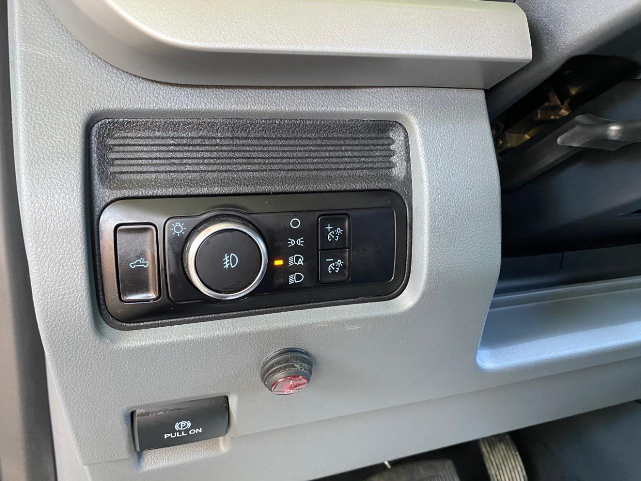 Ford F-250 SD XL Crew Cab 4WD 2025