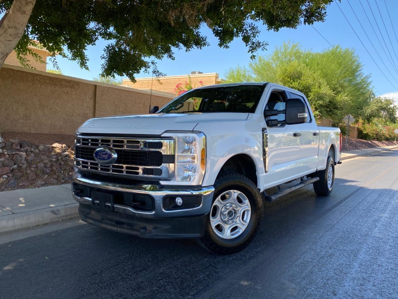 Ford F-250 SD XL Crew Cab 4WD 2025