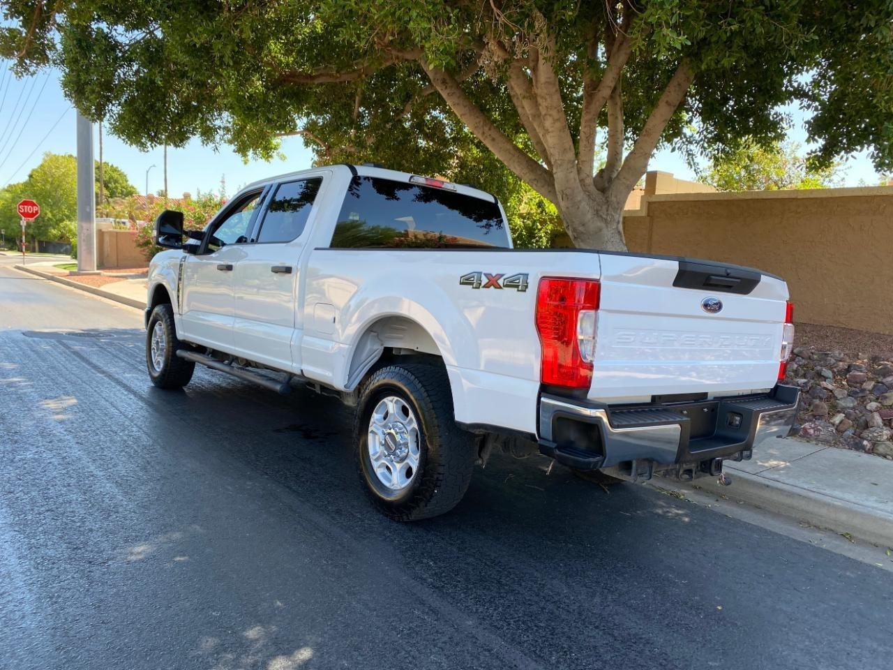Ford F-250 SD XL Crew Cab 4WD 2025