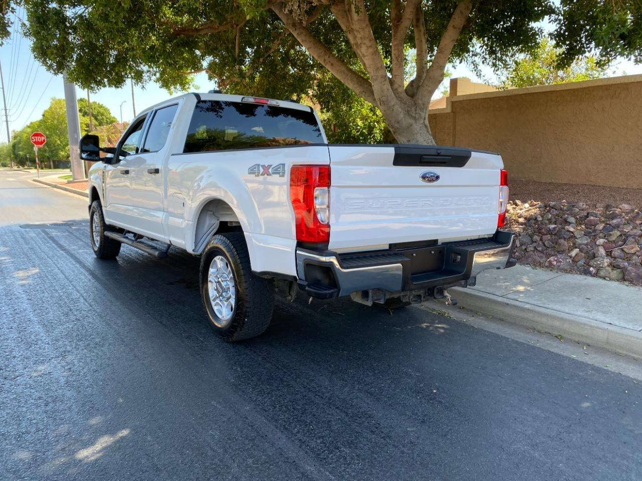 Ford F-250 SD XL Crew Cab 4WD 2025