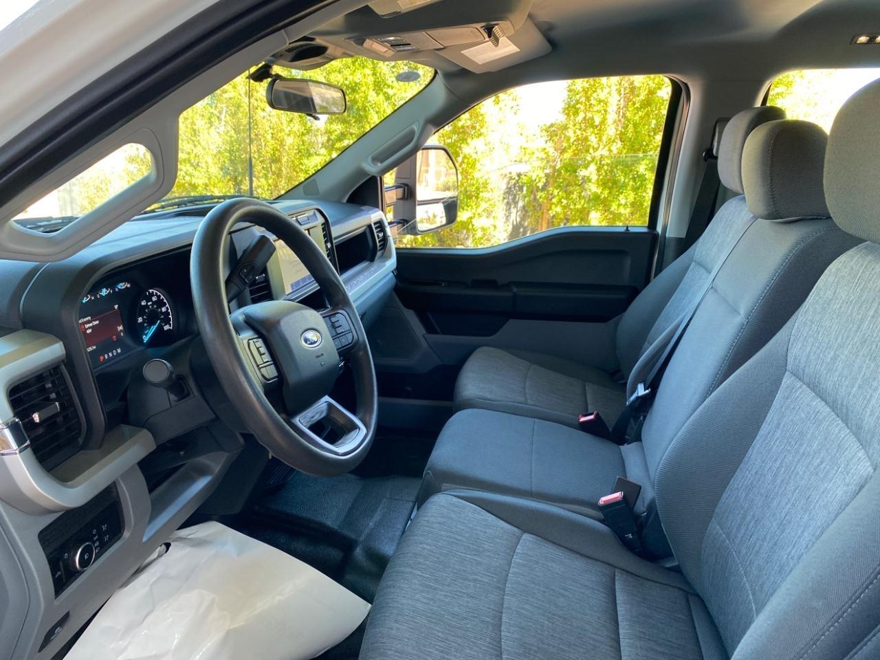 Ford F-250 SD XL Crew Cab 4WD 2023