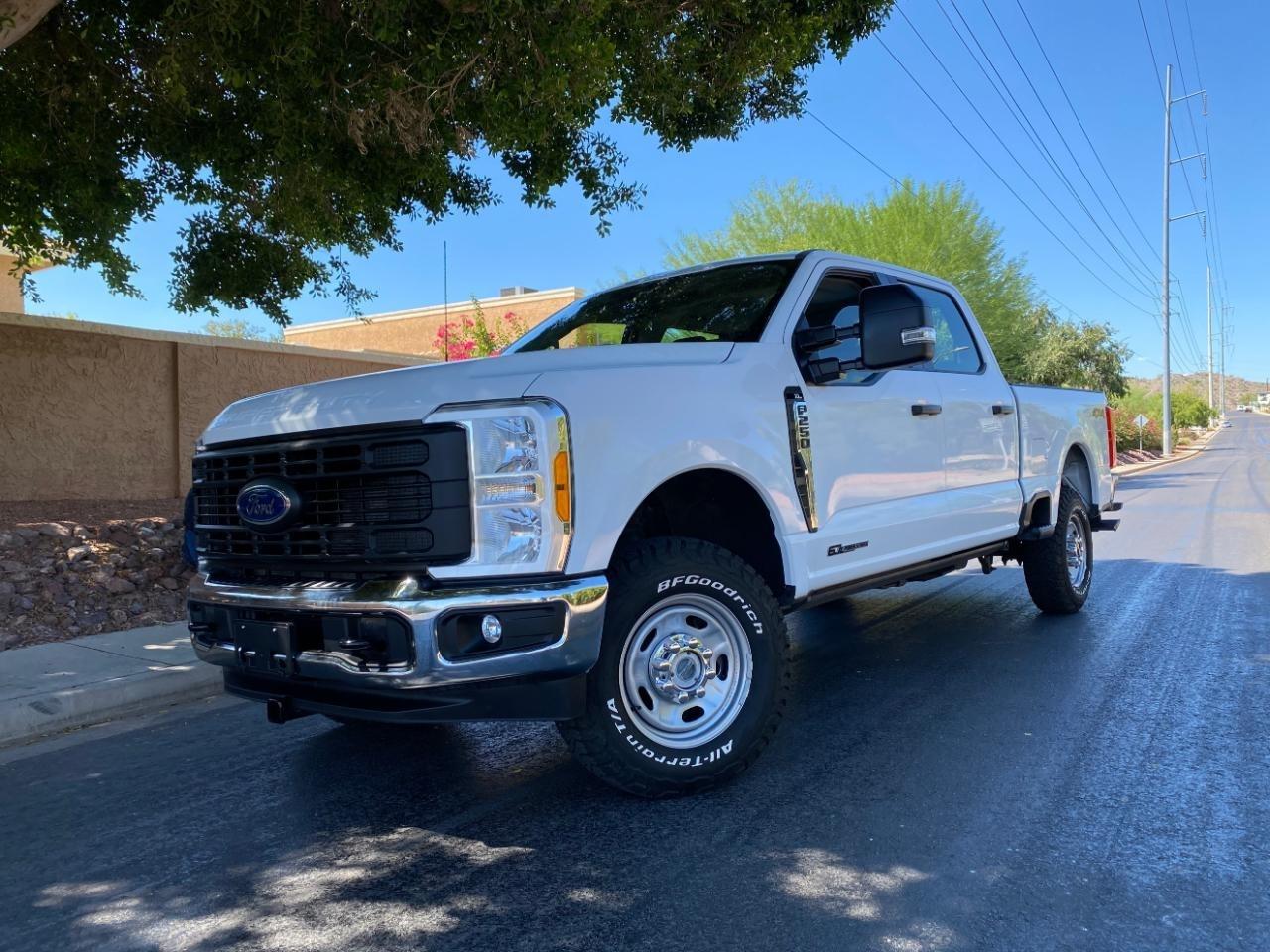 Ford F-250 SD XL Crew Cab 4WD 2023